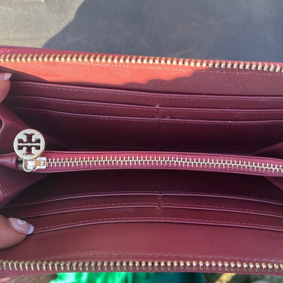 Tory Burch Cheetah Print Wallet - Picture 4 of 4